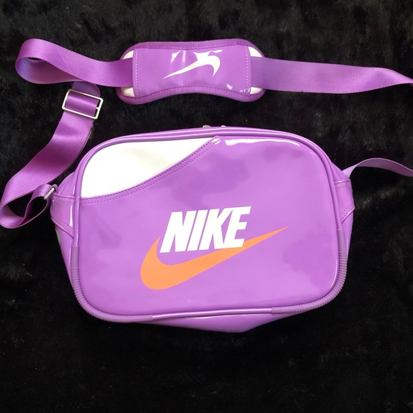Nike Handbags - Nike Crossbody Bag
